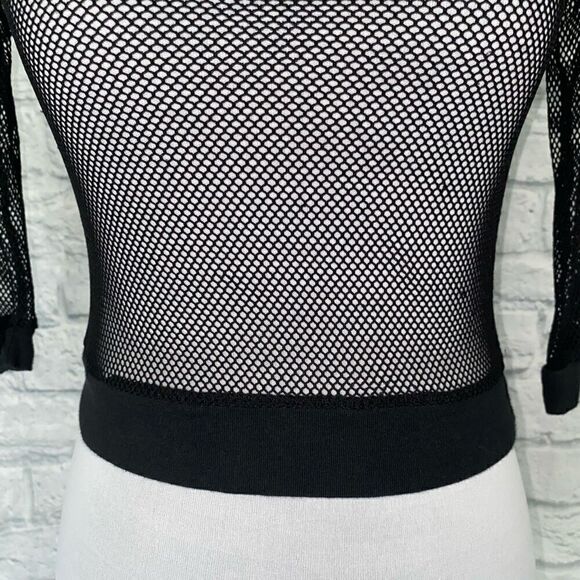 Chesley women netted 3/4 sleeve scoopneck crop top black - Picture 2 of 9